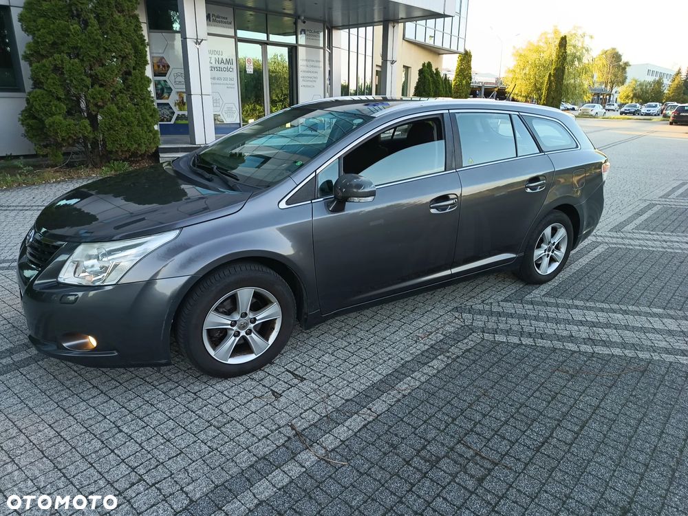 Toyota Avensis 1.6 Life - 15