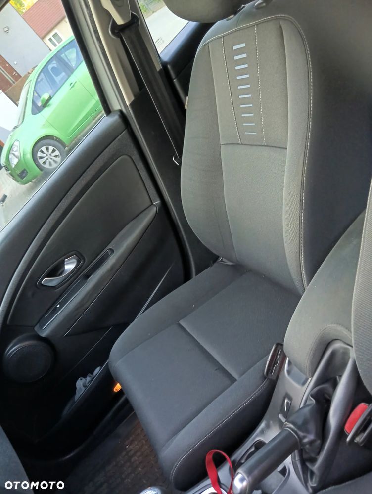 Renault Megane 1.5 dCi Alize - 13