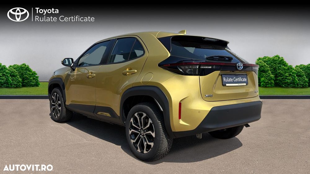 Toyota Yaris Cross 1.5 VVT-i HSD 4x2 Dynamic - 2