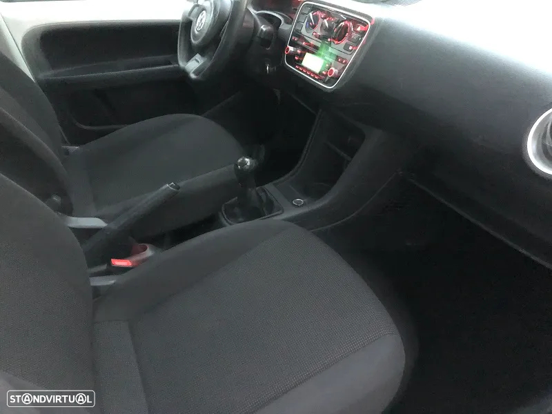 VW Up! move - 15