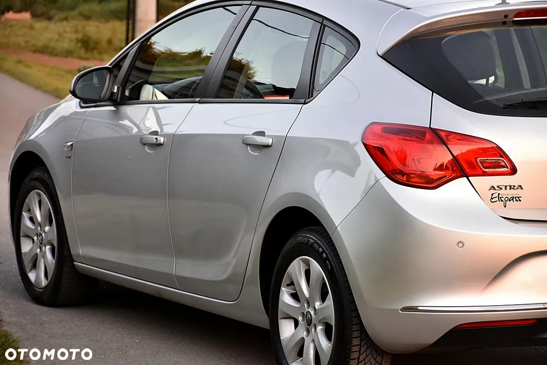 Opel Astra 1.6 Active - 12