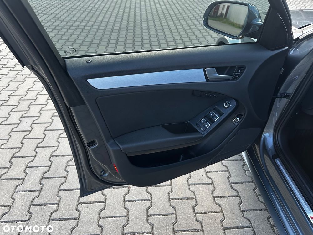 Audi A4 Limousine - 17