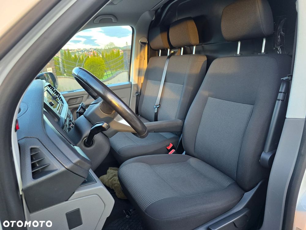 Volkswagen Transporter - 16