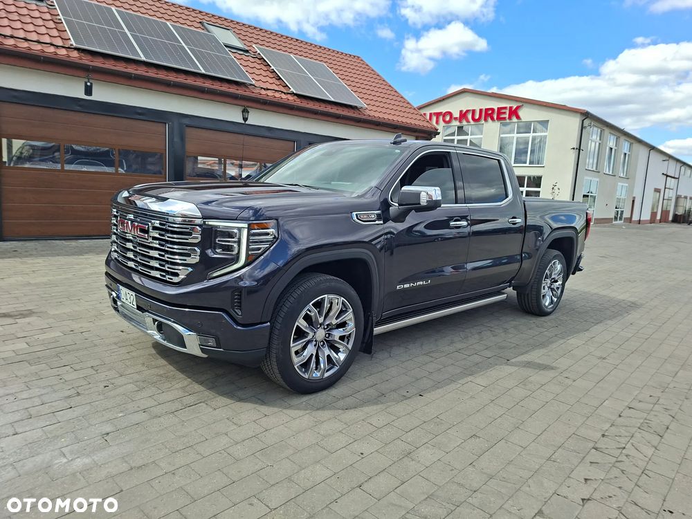 GMC Sierra - 1