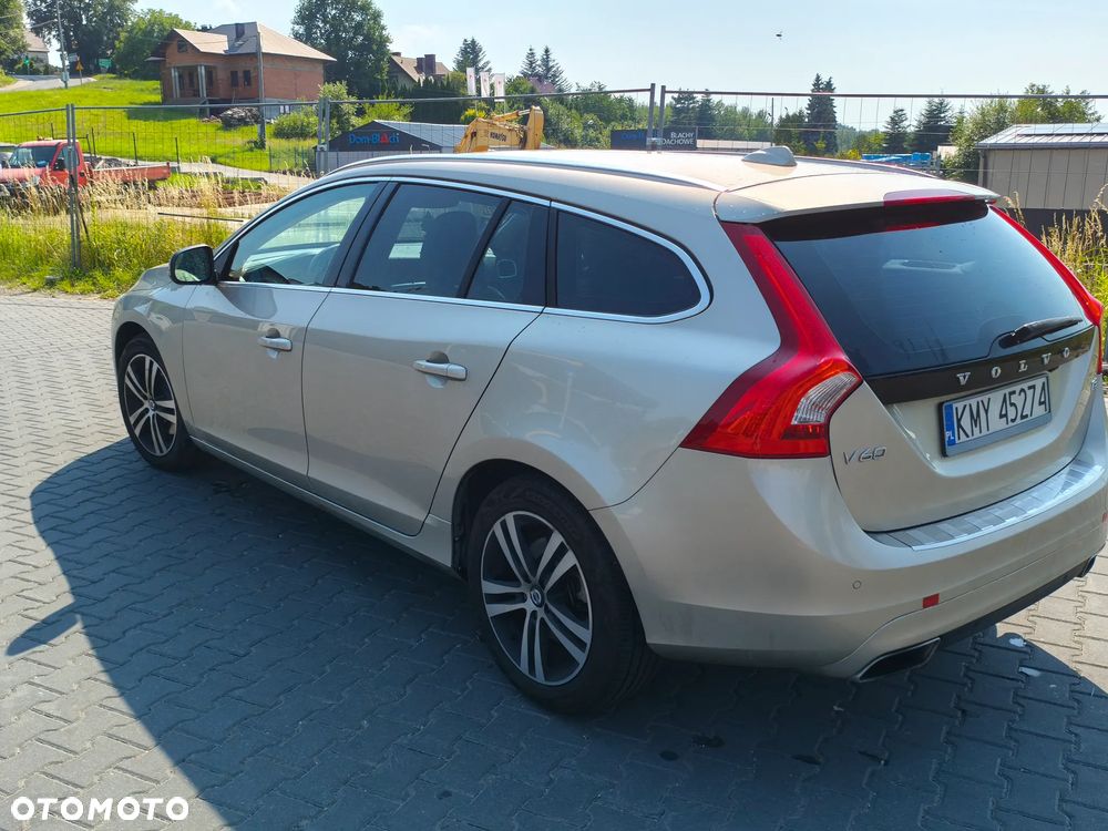 Volvo V60 T5 Drive-E Momentum - 11