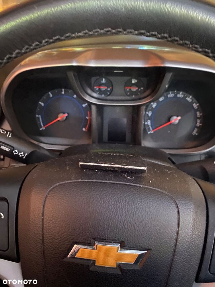 Chevrolet Orlando - 35