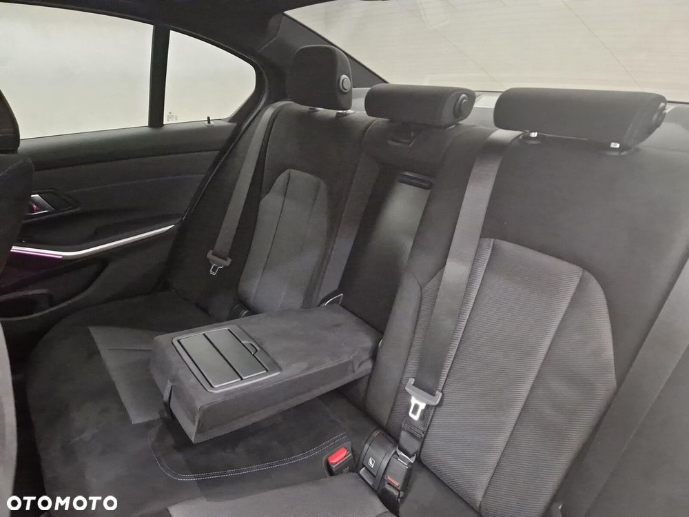 BMW Seria 3 - 18