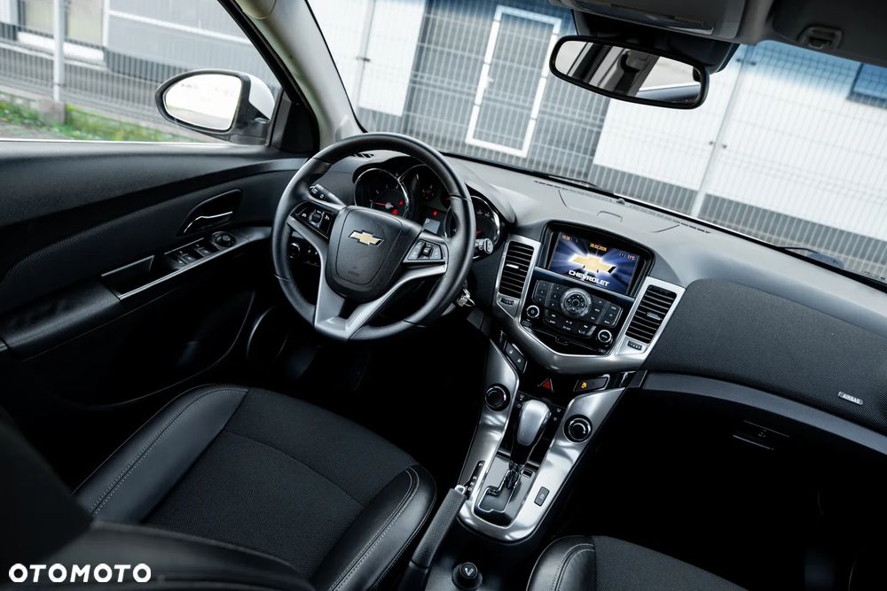 Chevrolet Cruze 1.8 LT+ - 25