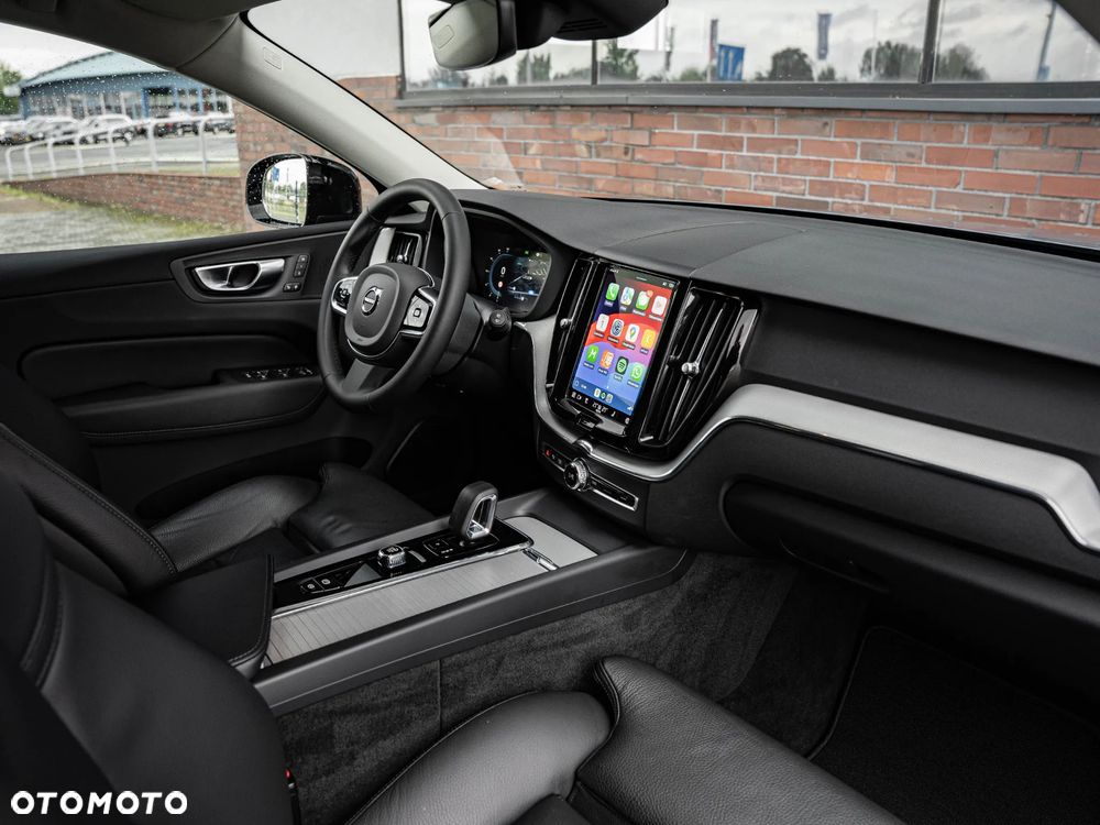 Volvo XC 60 B4 B Plus Dark - 25