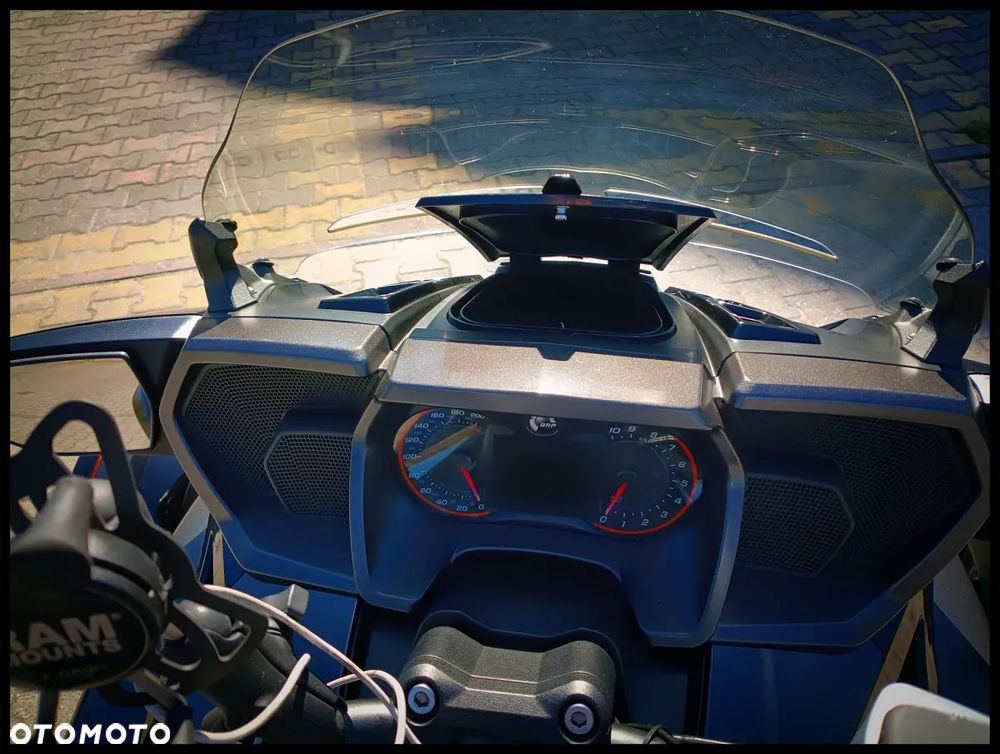 Can-Am Spyder - 15