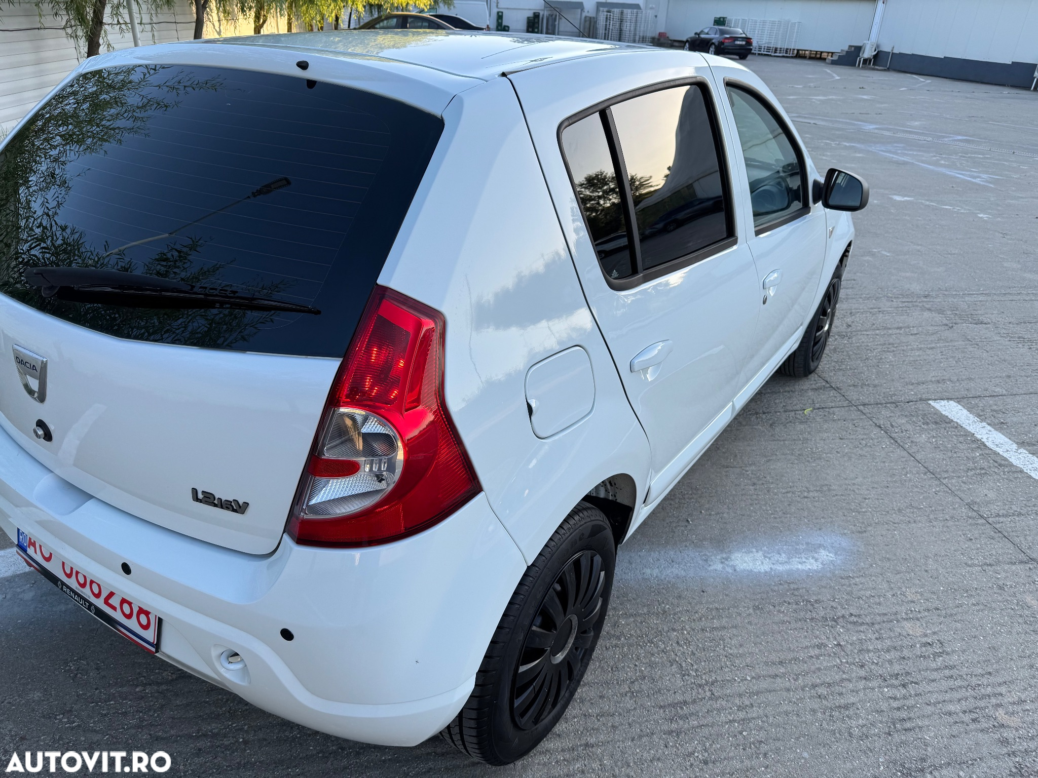 Dacia Sandero 1.2 16V 75 Celebration - 31