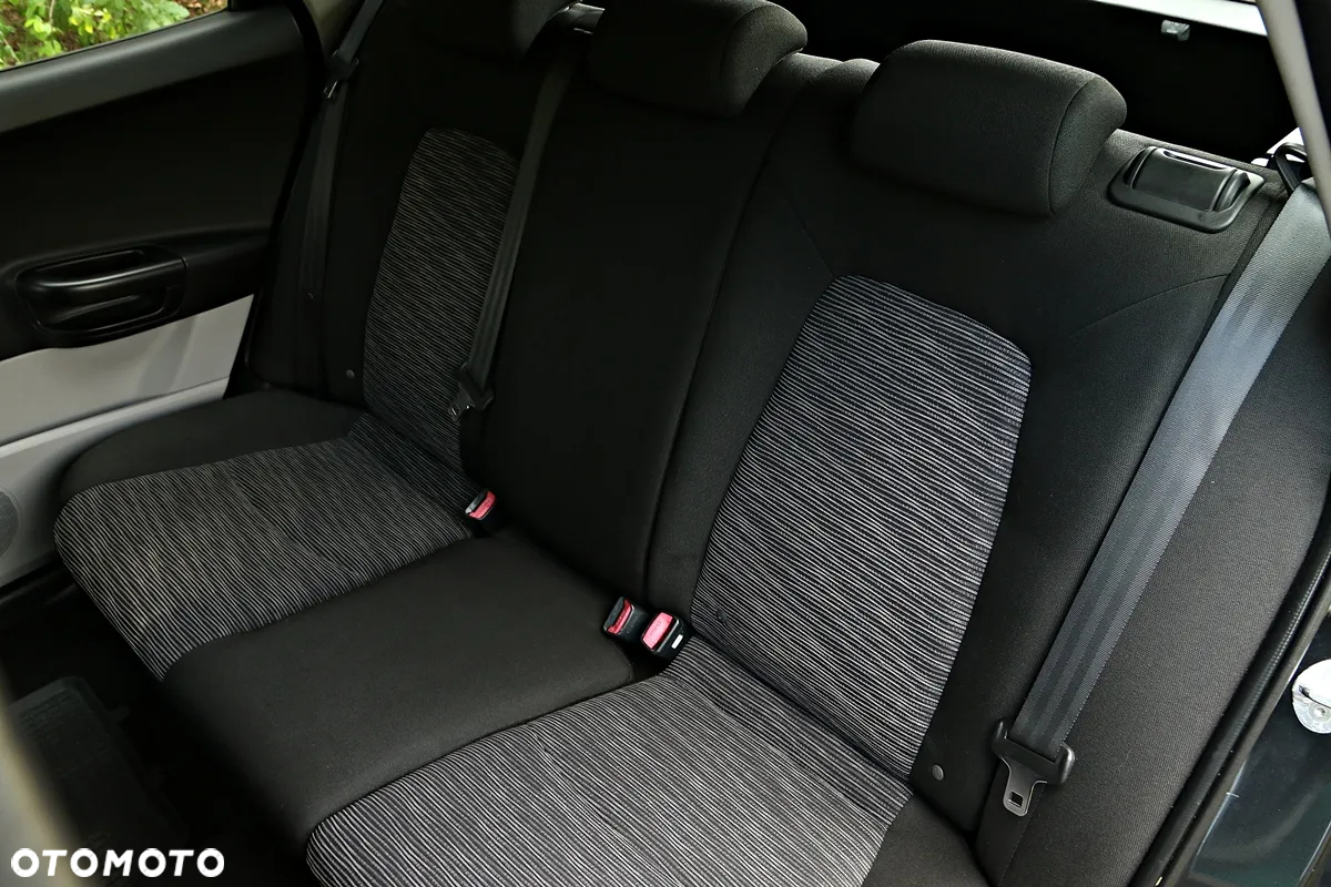 Kia Ceed - 31
