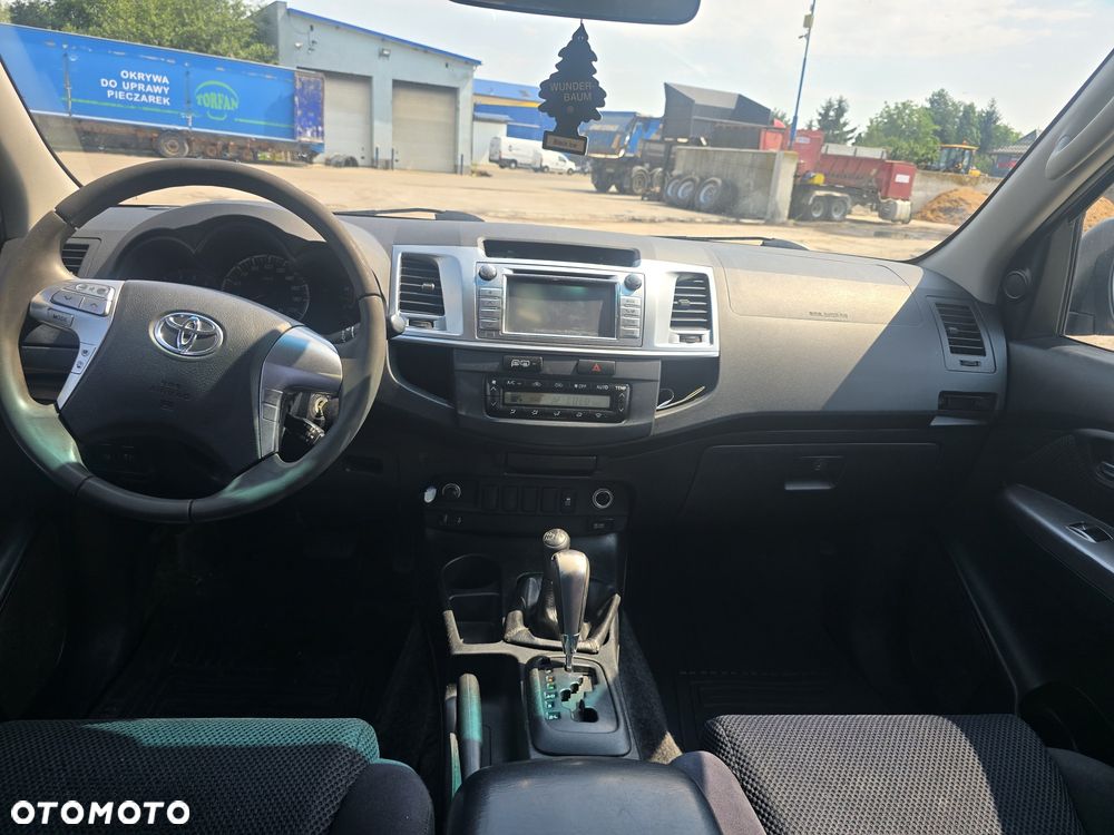 Toyota Hilux - 7