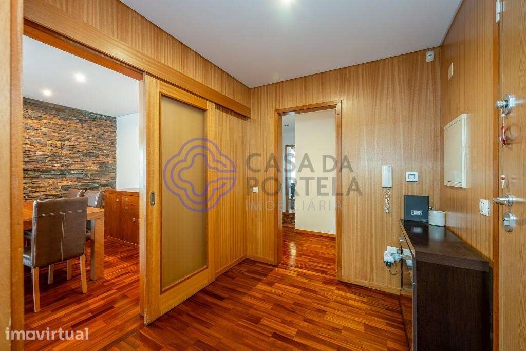 Apartamento T3 com Dois Terraços, 2 suites e Garagem Fechada – Ermesin - Grande imagem: 2/47