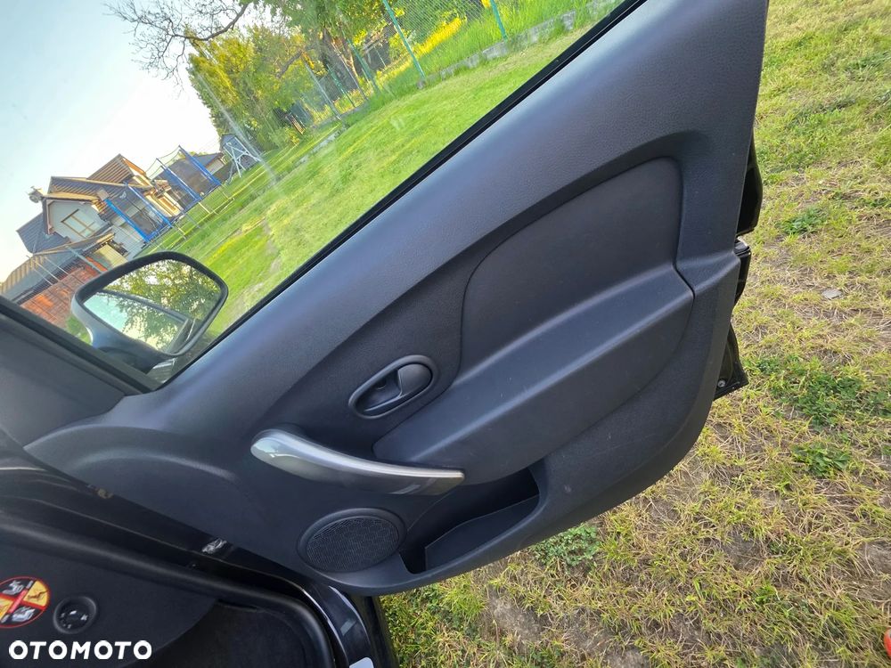 Dacia Logan 1.2 16V Ambiance - 12