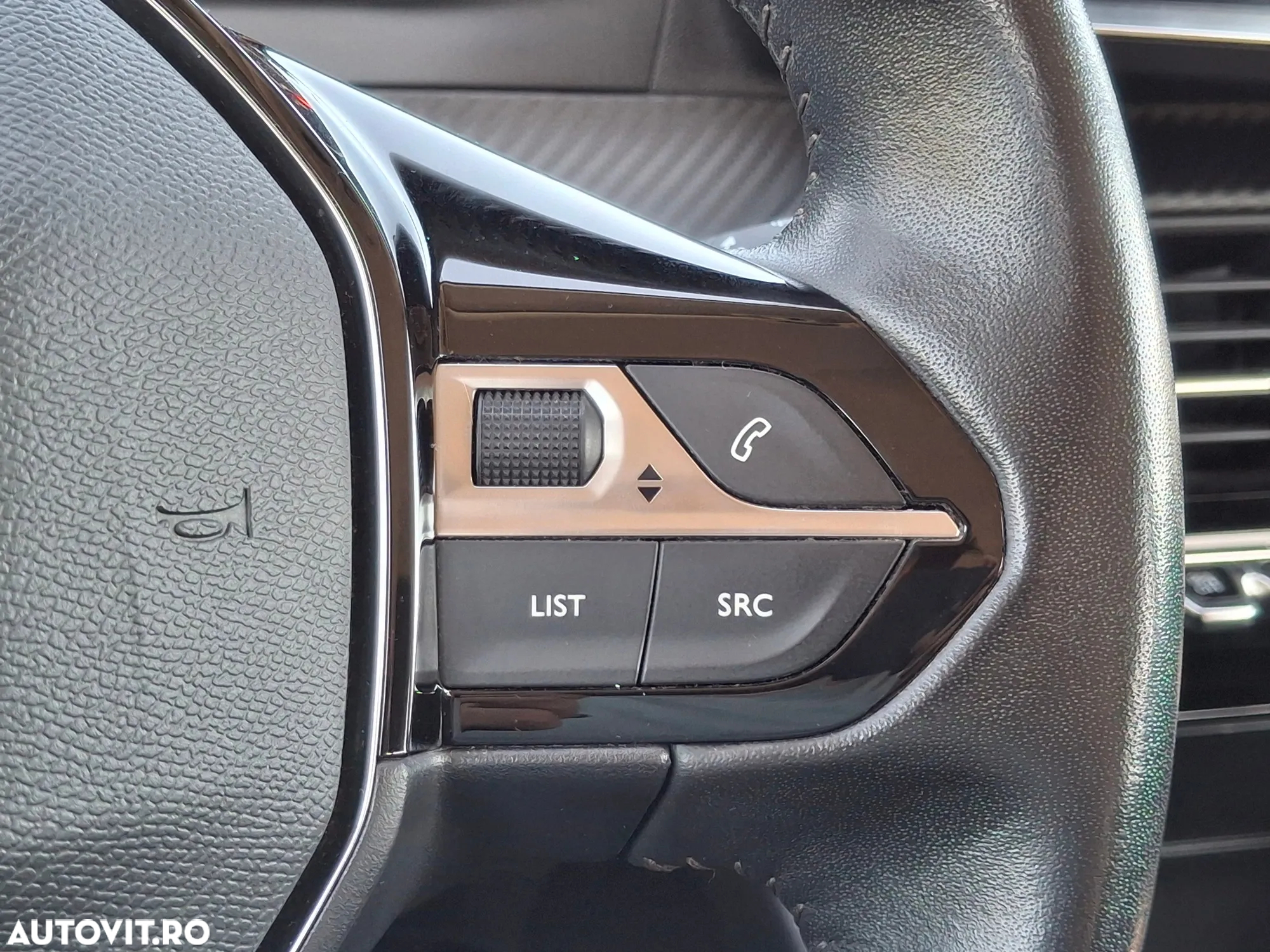 Peugeot 208 - 16