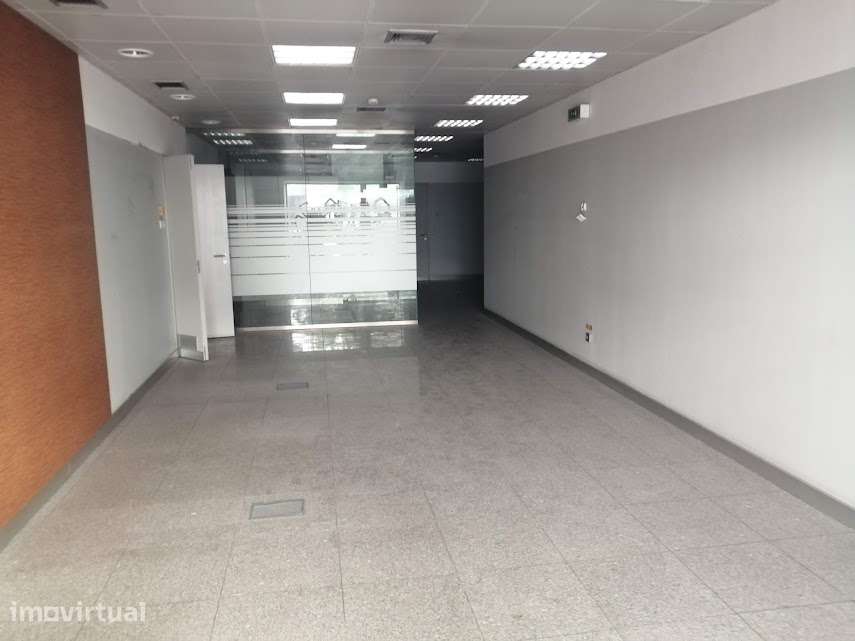 Loja com 406 m², excelente localização da Rua Rodrigo da Fonseca - Grande imagem: 2/21