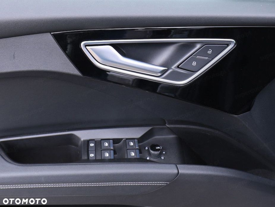 Audi Q4 e-tron - 12