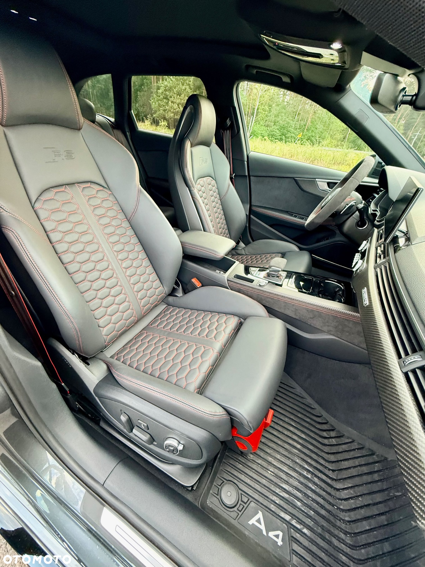 Audi RS4 Limousine - 12