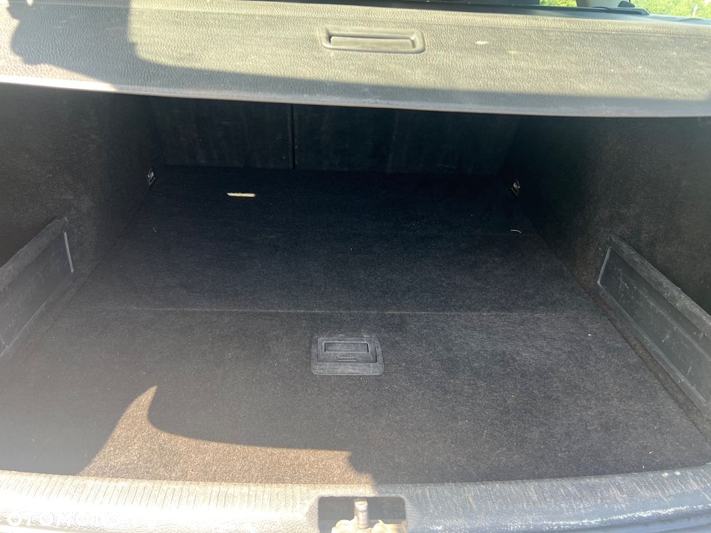 Volkswagen Passat 1.6 Family - 6