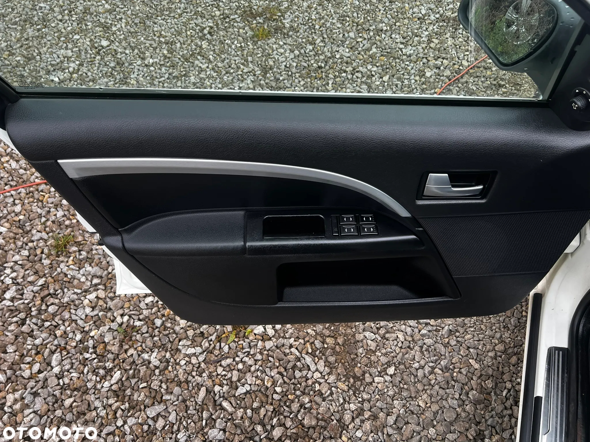 Ford Mondeo 2.0 Ambiente - 24