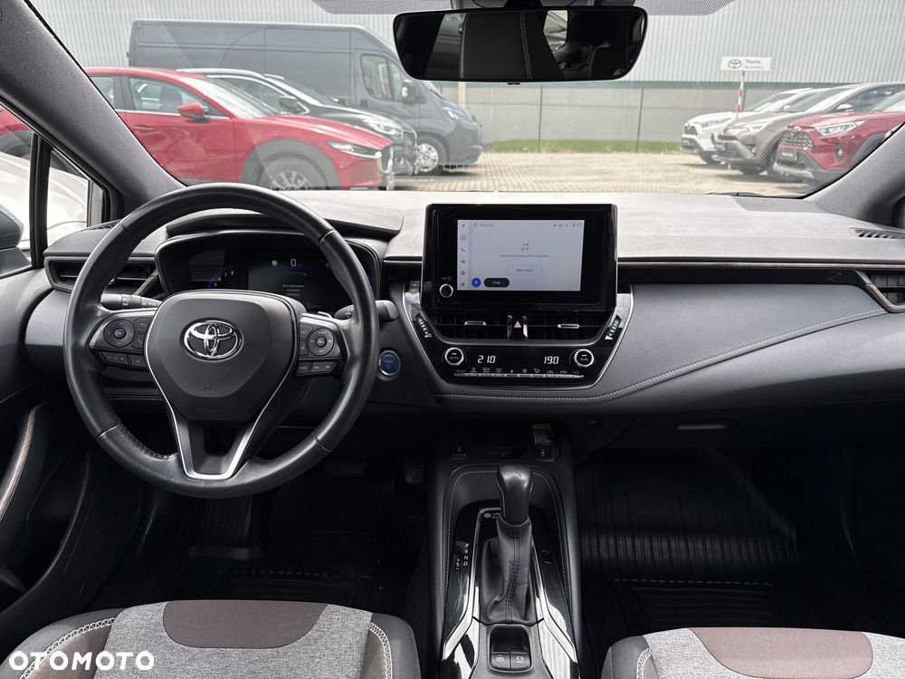 Toyota Corolla 2.0 Hybrid Trek - 9