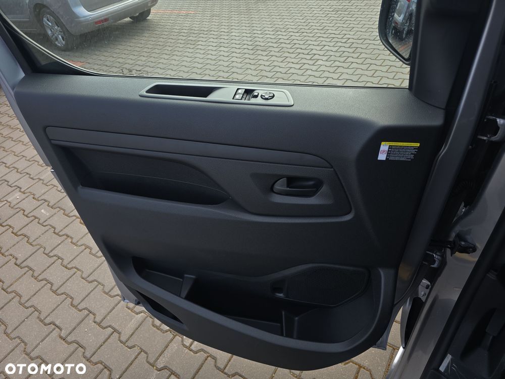 Opel Vivaro 2.2 CDTI XL 3,1t (brygadówka) - 13
