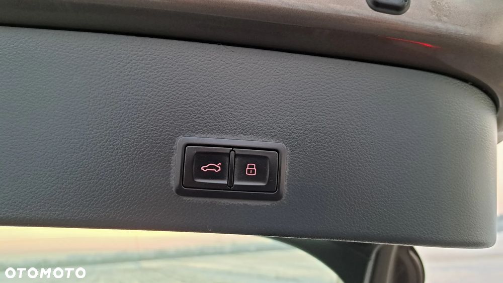 Audi A6 Avant 2.0 TDI ultra S tronic - 33