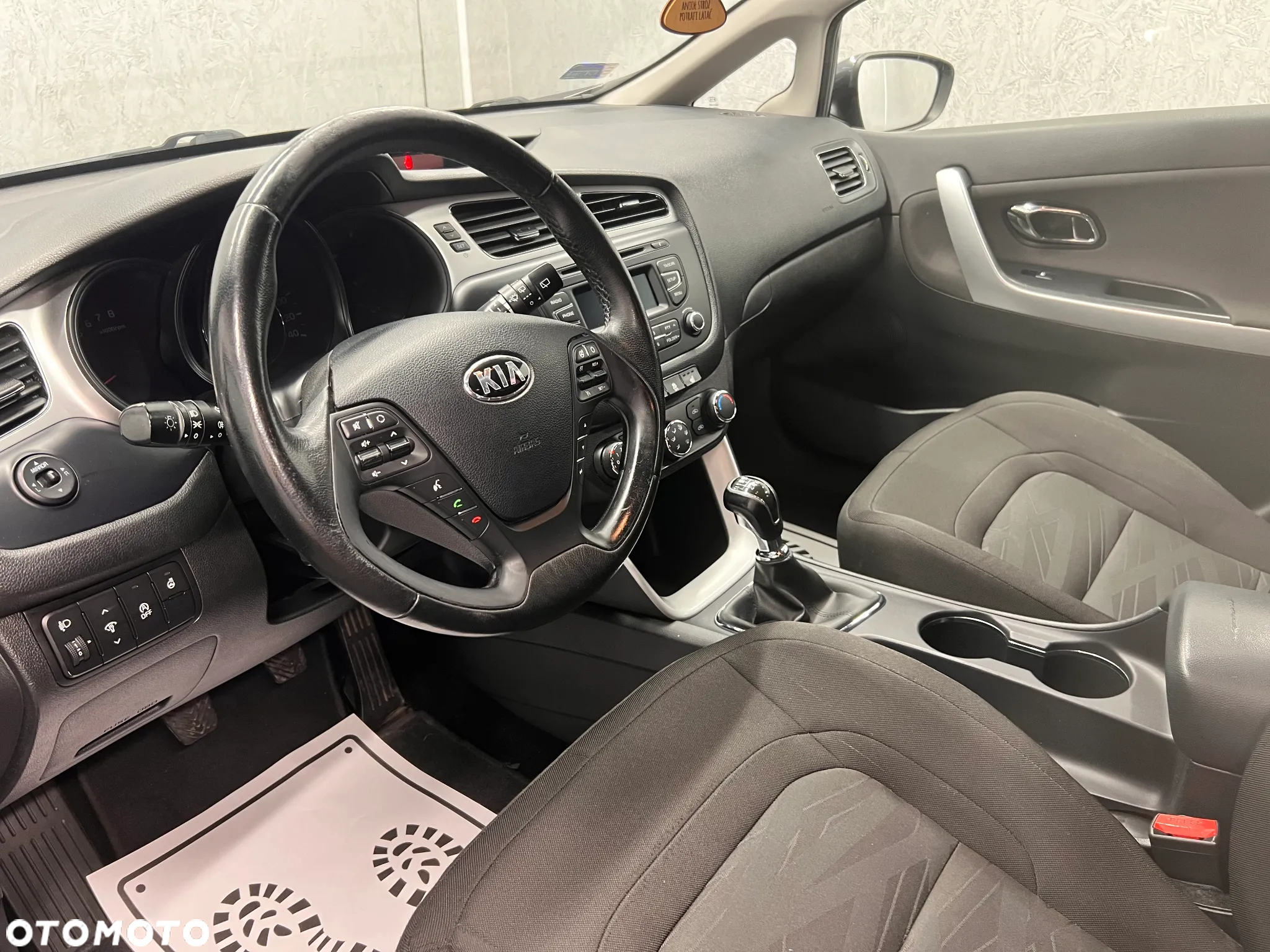 Kia Ceed - 12