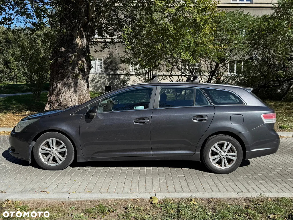 Toyota Avensis - 5