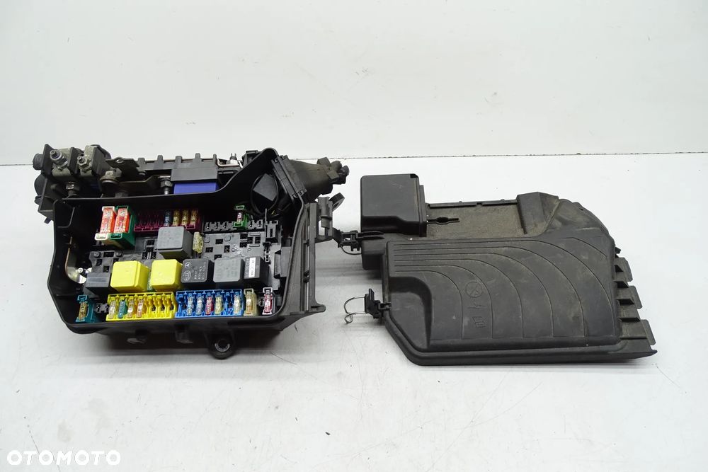 Mercedes CLA W117 A W176 Skrzynia Puszka Obudowa bezpiecznikow z pokrywą A2465400182 - 1