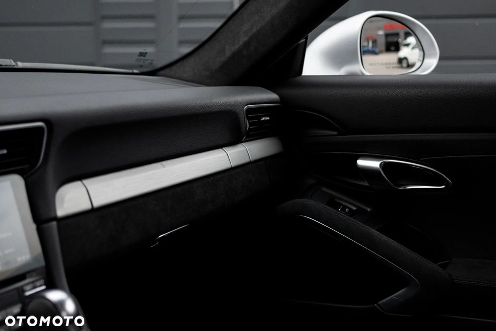 Porsche 911 Carrera GTS PDK - 10