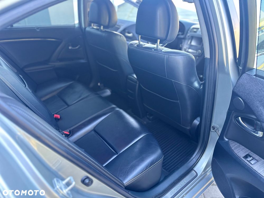 Toyota Avensis 2.2 D-4D Prestige Premium - 4