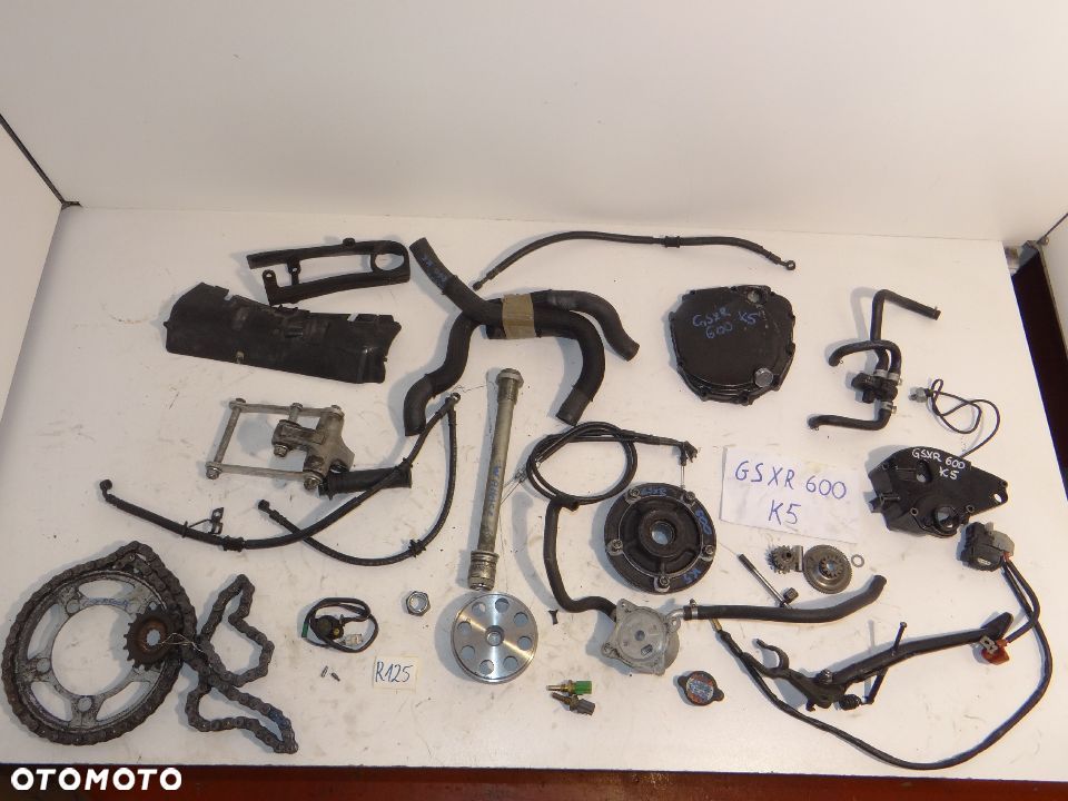 GSXR 600 K4 K5 koło magnesowe oska czujnik luzu przewód zębatka pokrywa kołyska R125 - 1