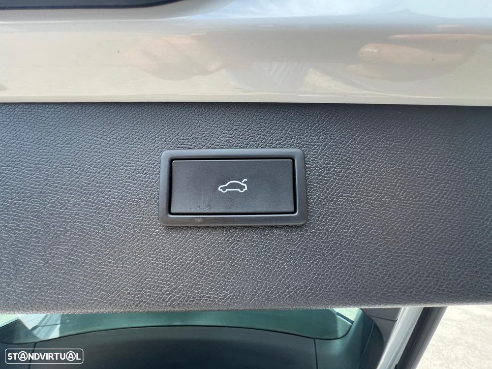 Cupra Formentor 1.5 e-Hybrid DSG - 10