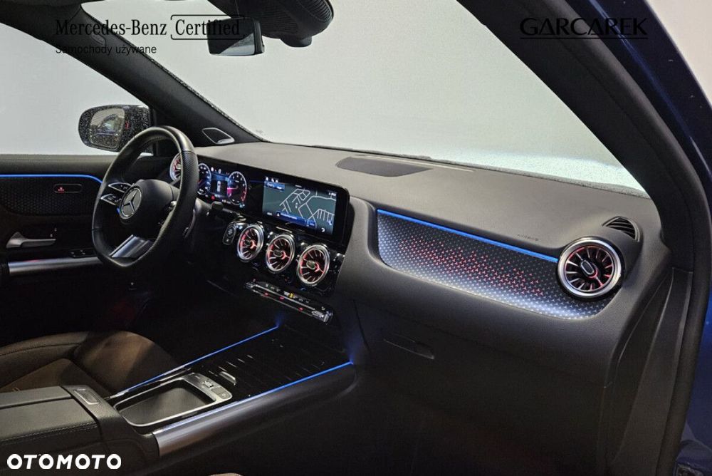 Mercedes-Benz GLA - 22