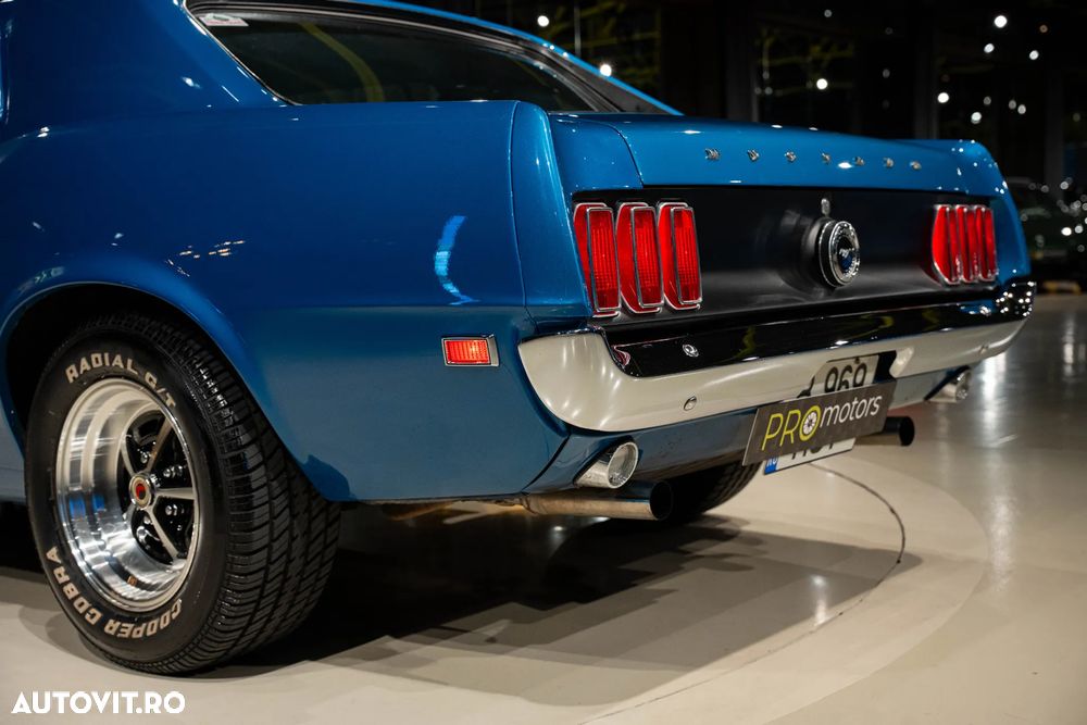 Ford Mustang - 22