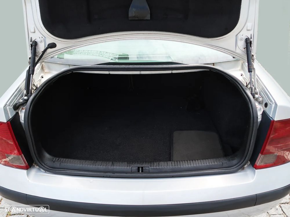 VW Passat 1.9 TDi Confortline - 18
