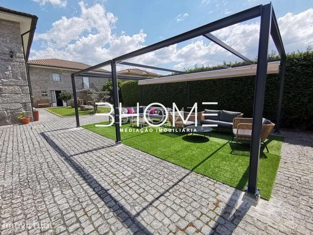 Propriedade com Casa em Pedra, T6, com piscina e campo de jogos - Grande imagem: 4/39