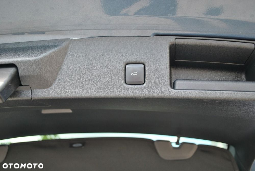 Ford Kuga 2.0 EcoBlue 4x4 ST-LINE - 11