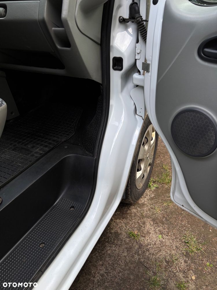 Renault Trafic - 12