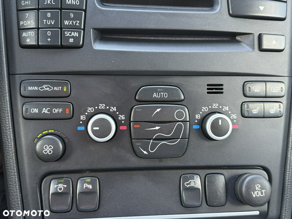 Volvo XC 90 2.4D Momentum - 8