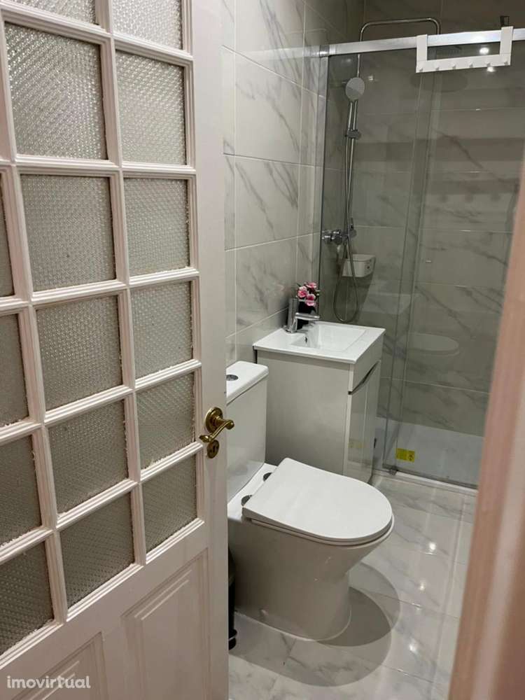 Quarto - localizado em Arroios Lisbon - Grande imagem: 3/9