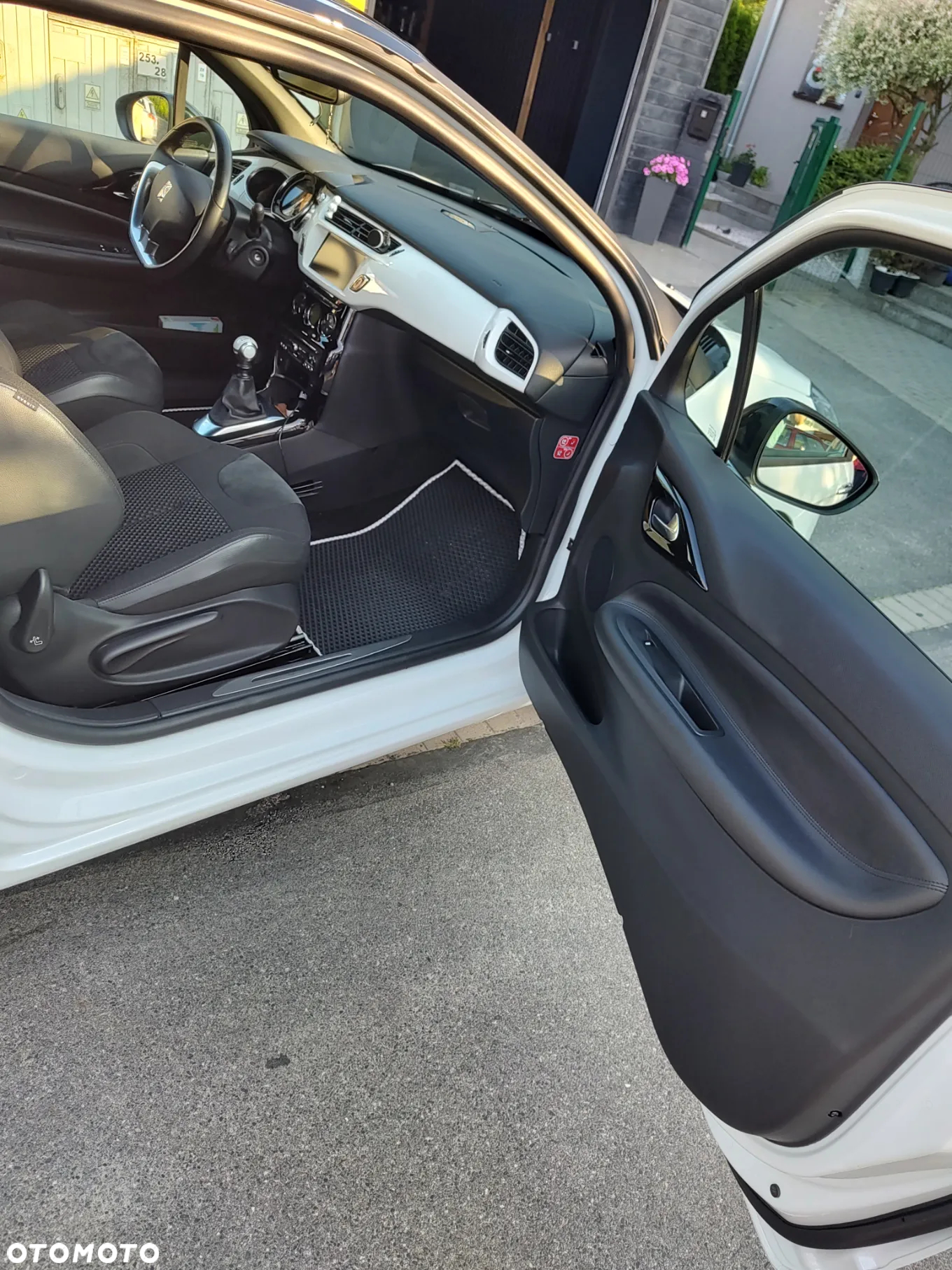 Citroën DS3 1.6 THP SportChic - 29