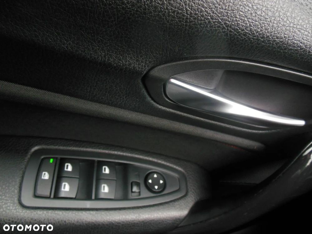 BMW Seria 1 118i Sport Line - 15