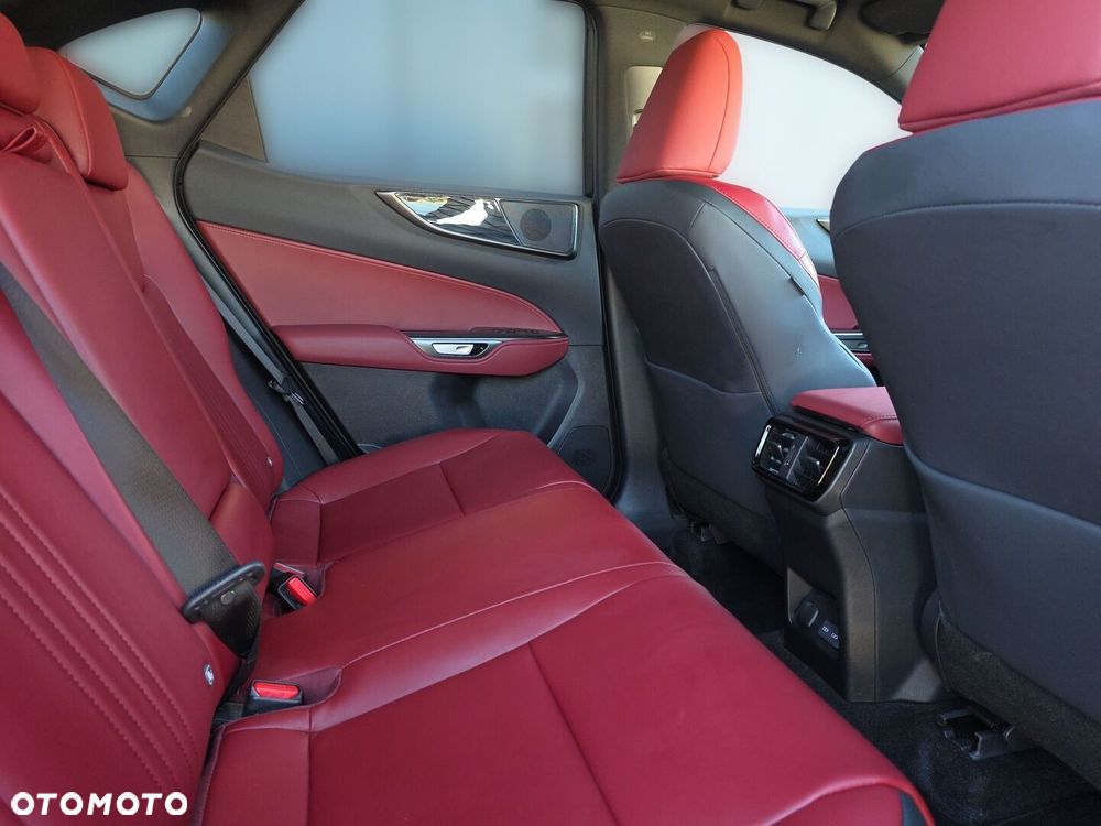 Lexus NX 350h Prestige AWD - 24