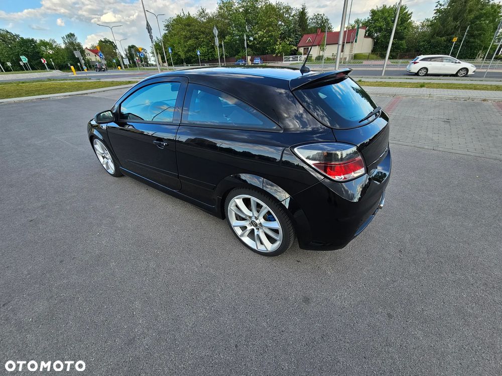 Opel Astra 2.0 T OPC - 12