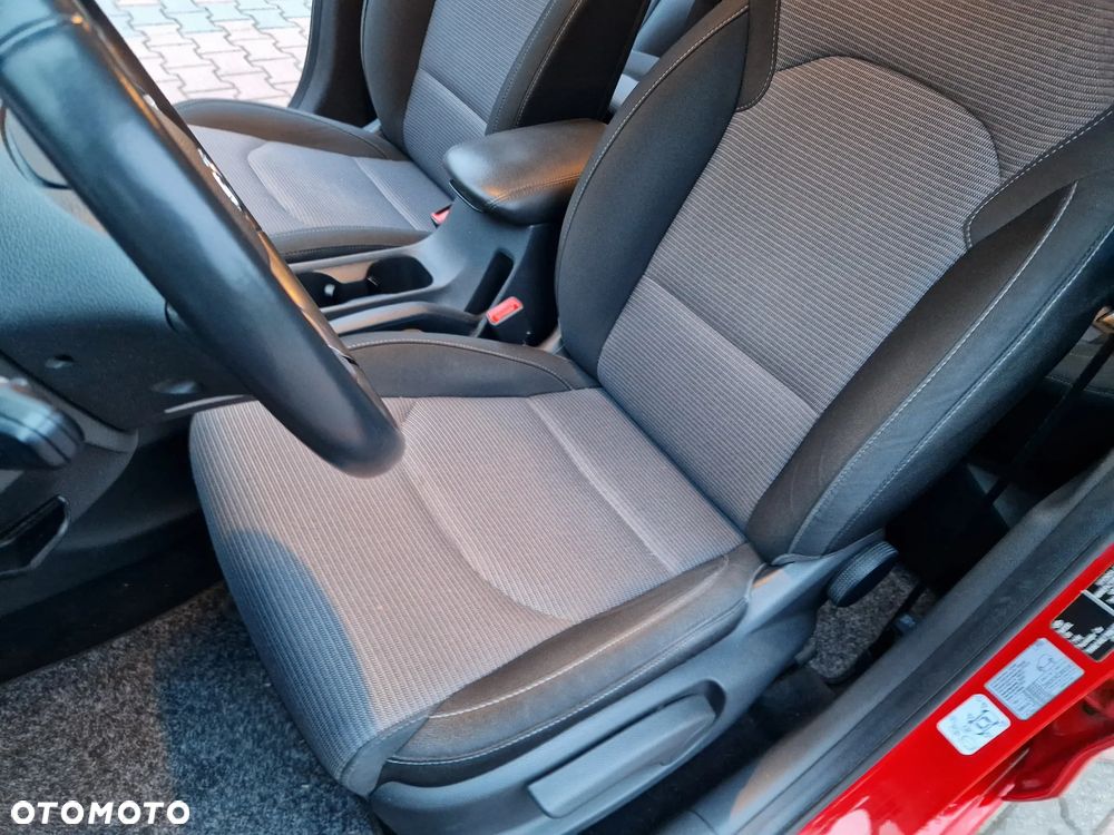 Hyundai i30 1.5 DPI Classic + - 21