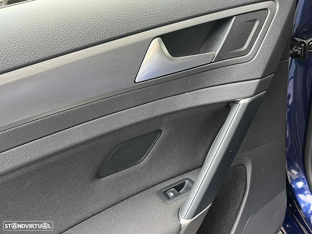 VW Golf 1.6 TDI Confortline - 36