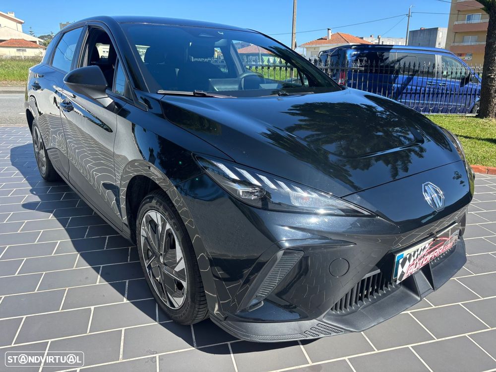 MG MG4 64 kWh Luxury - 2